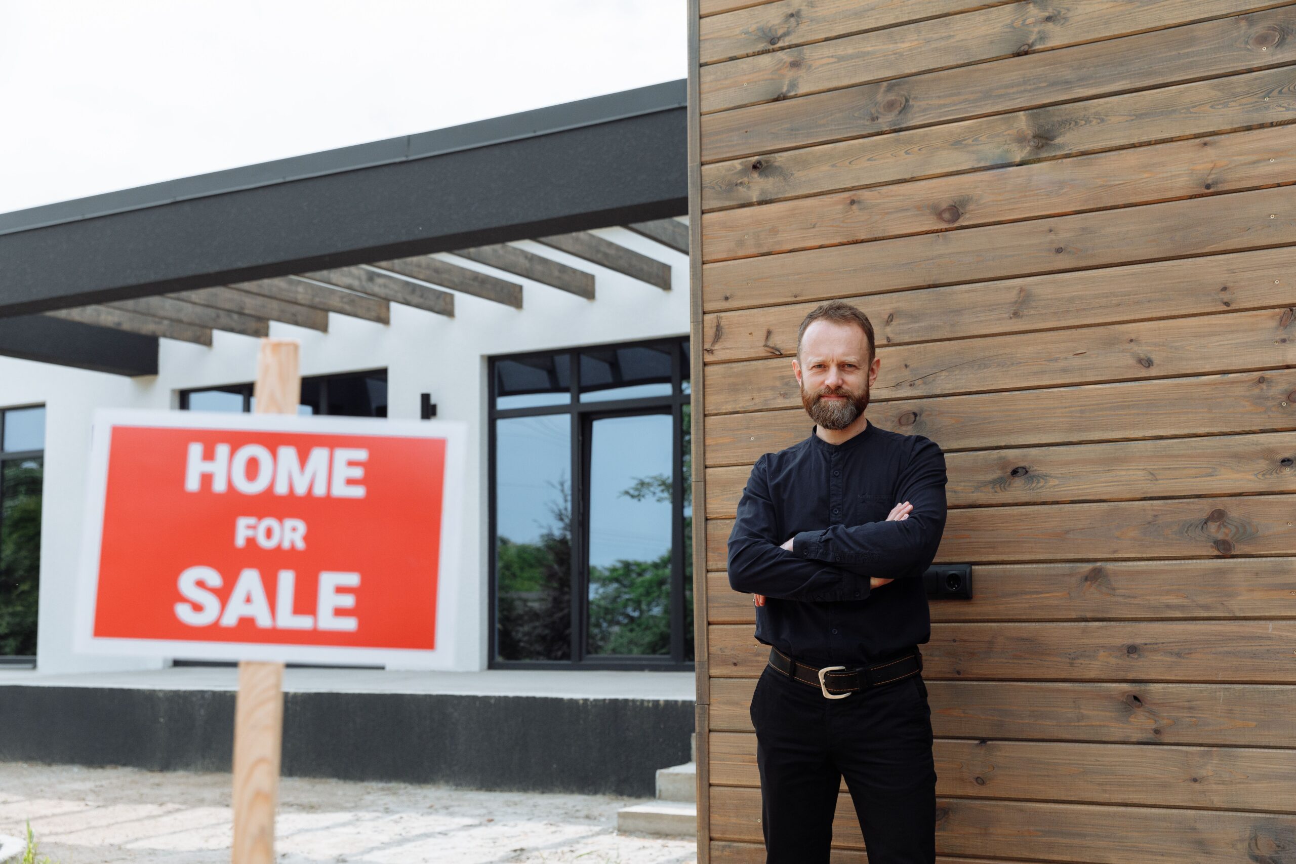 Real estate agent using a tablet